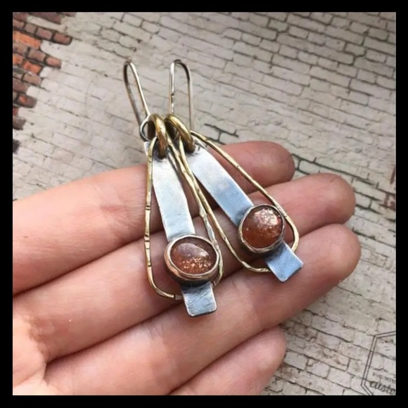 💎 Two toned teardrop earrings Set with a Natural Gem Stone in Stainless Steel - Picture 6 of 7